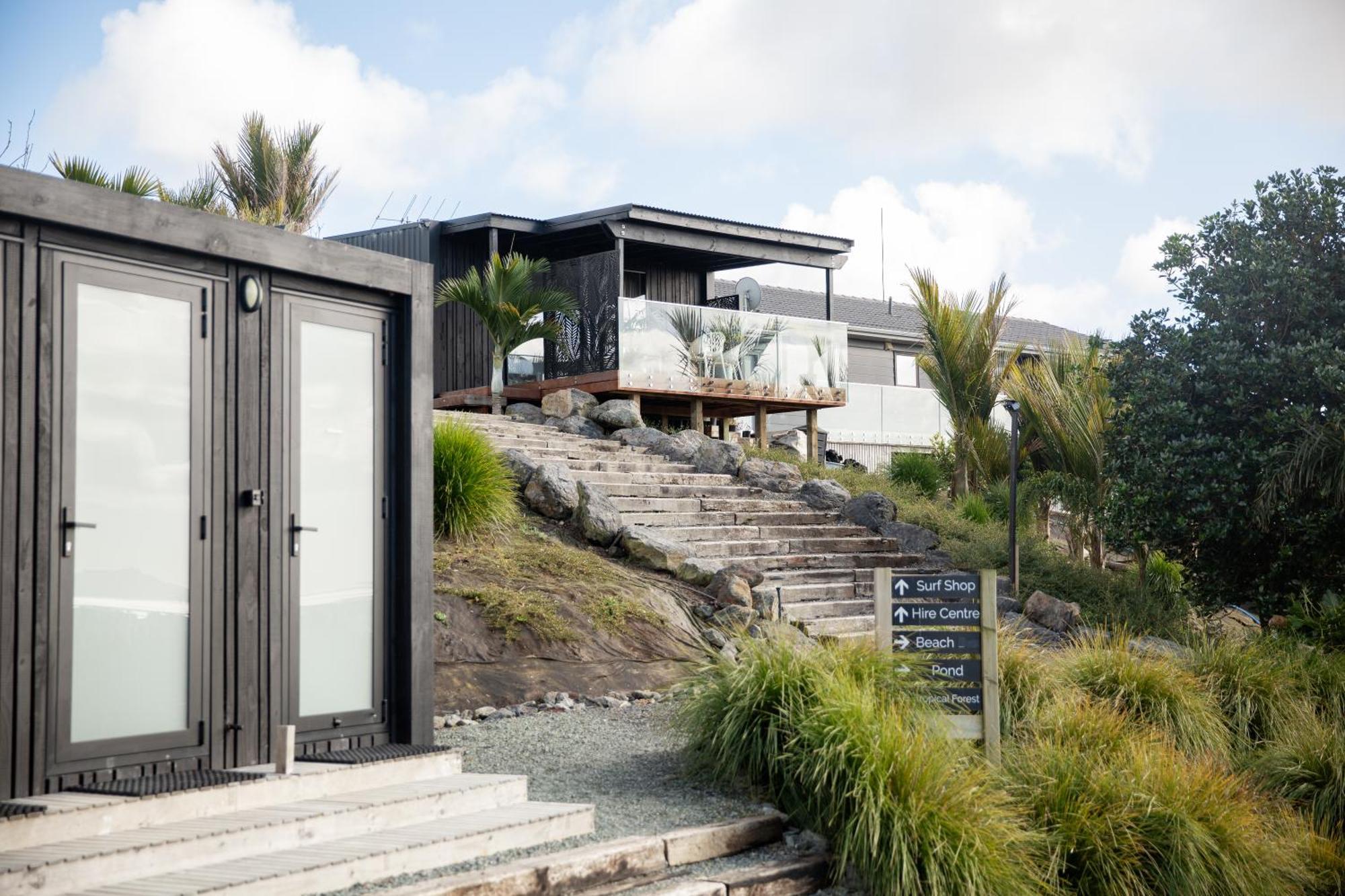 Aotearoa Surf Eco Pods Hotel Te Arai Bagian luar foto