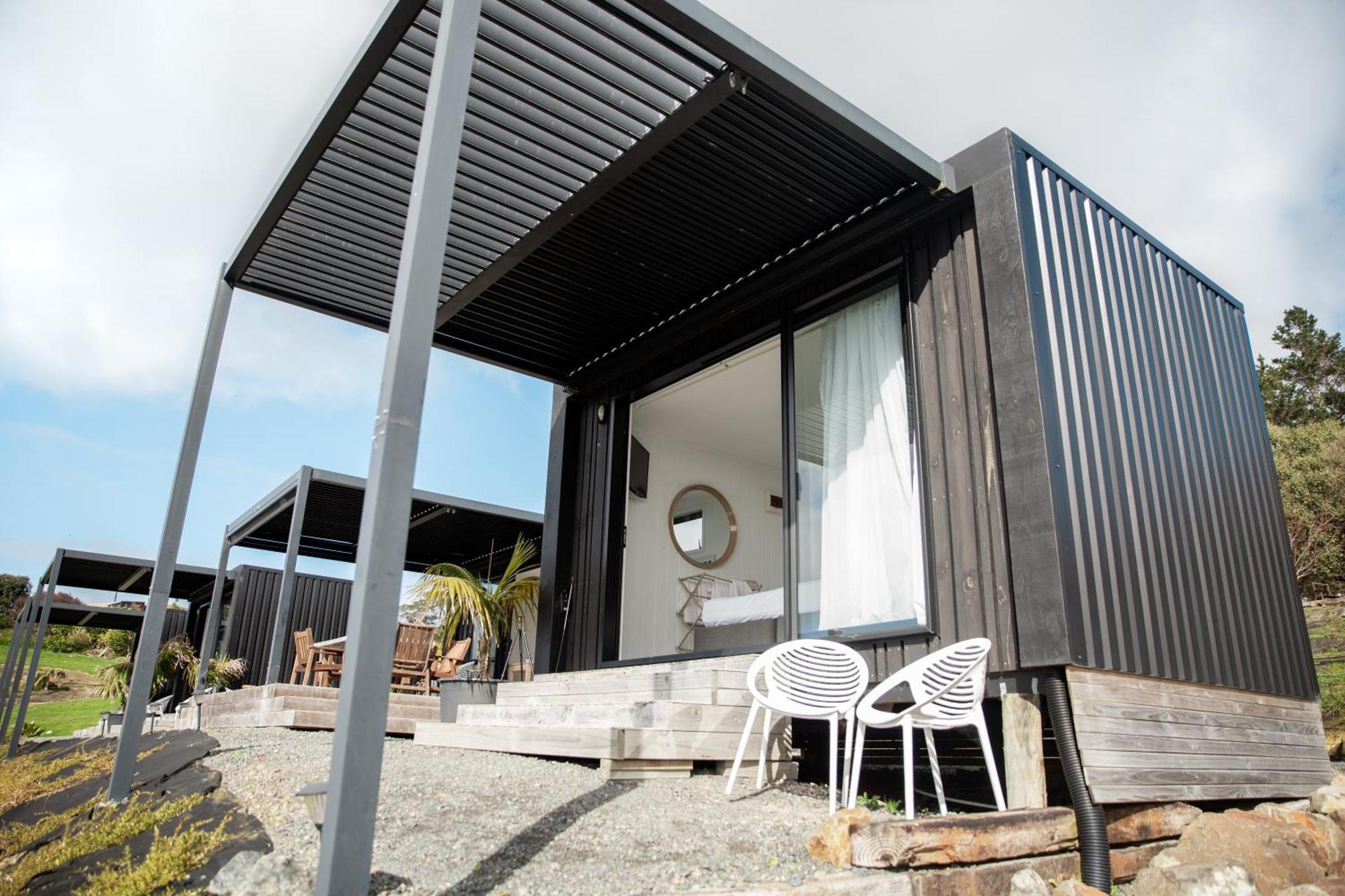 Aotearoa Surf Eco Pods Hotel Te Arai Bagian luar foto