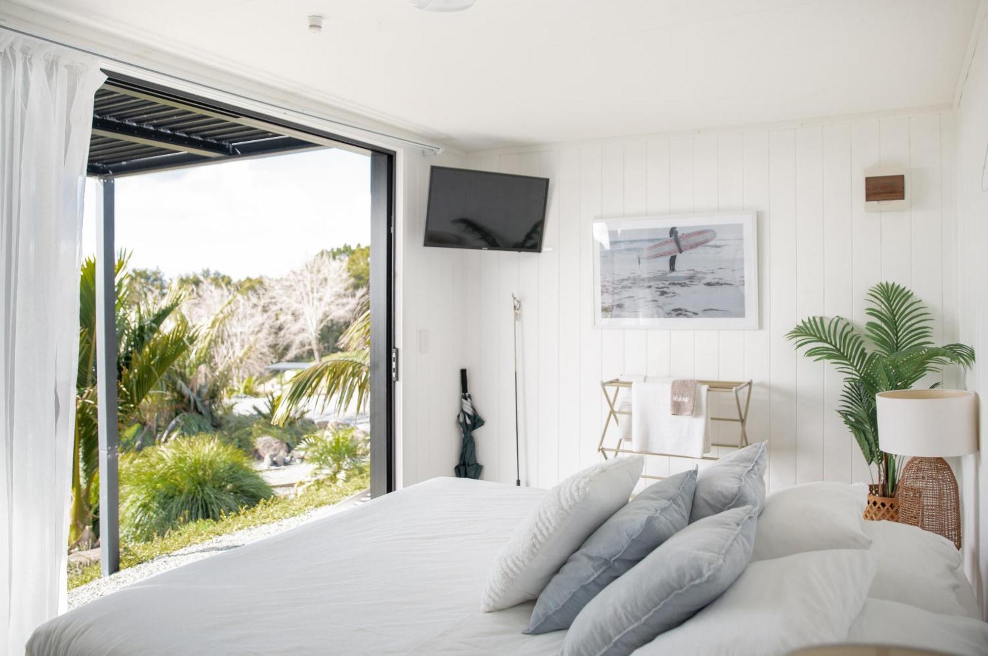 Aotearoa Surf Eco Pods Hotel Te Arai Bagian luar foto