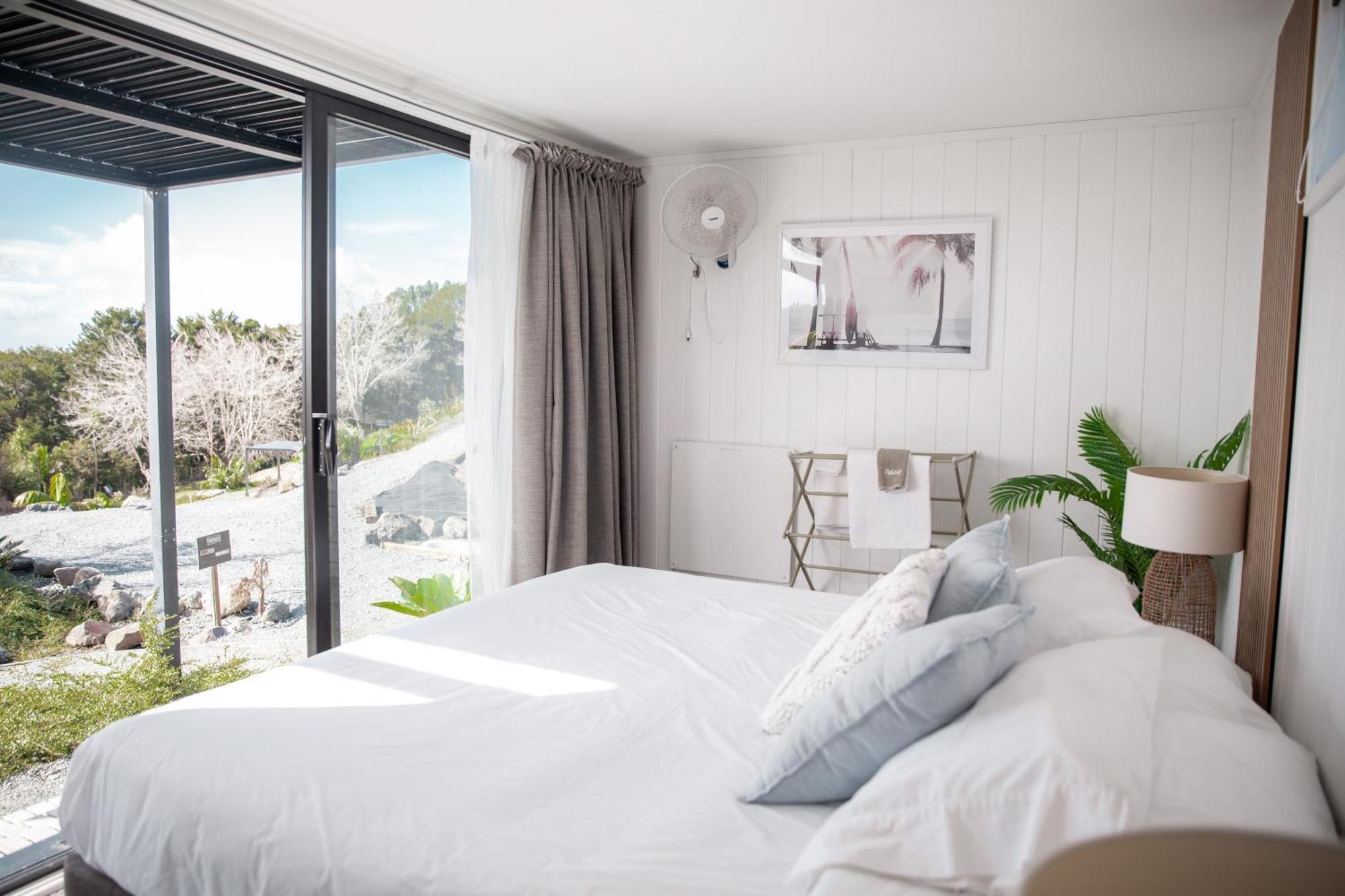 Aotearoa Surf Eco Pods Hotel Te Arai Bagian luar foto