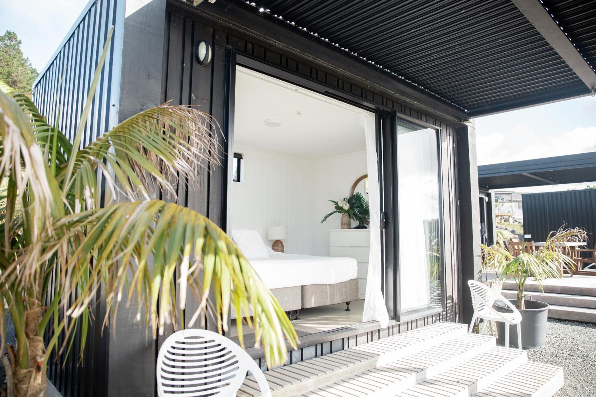 Aotearoa Surf Eco Pods Hotel Te Arai Bagian luar foto