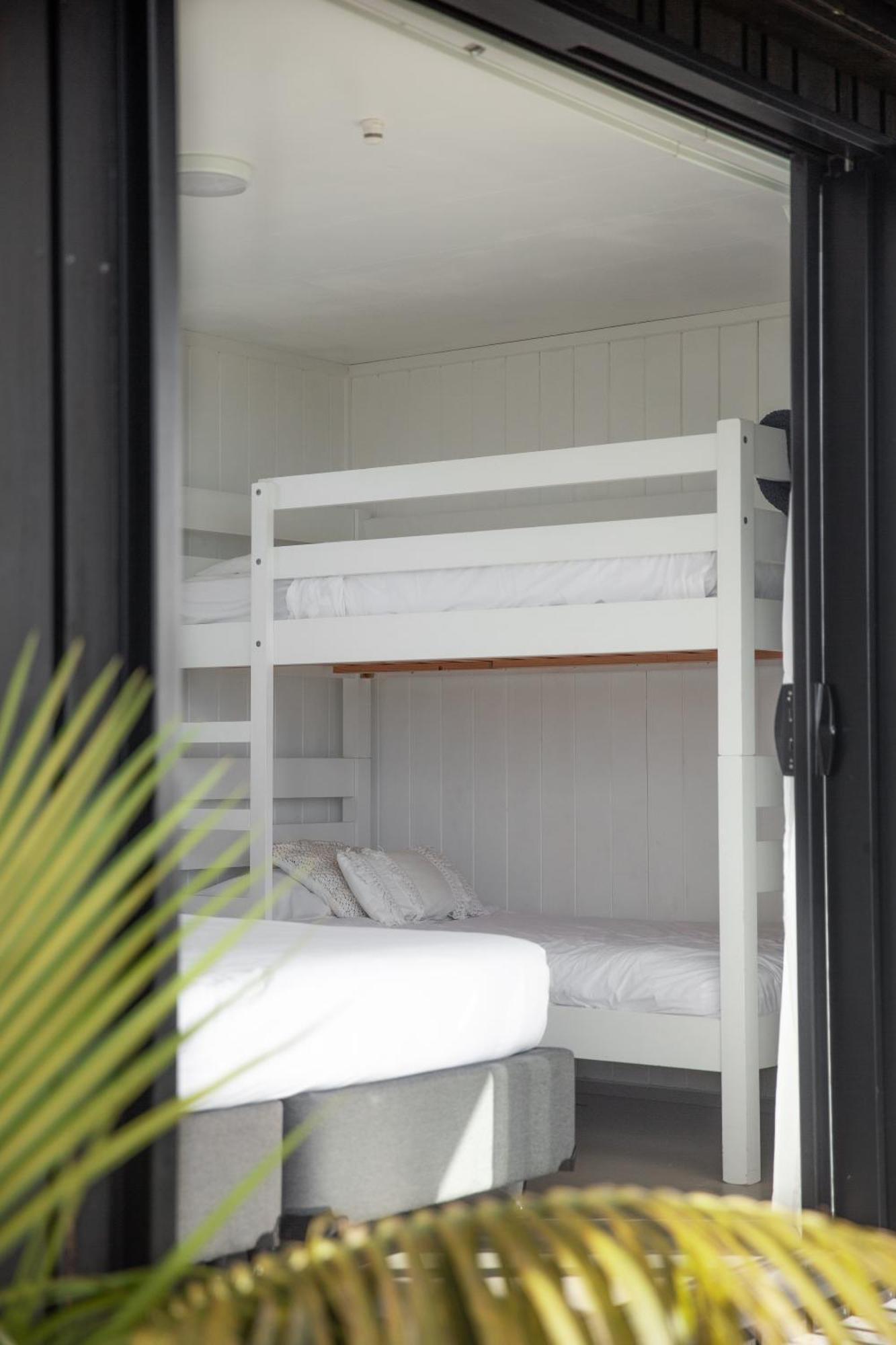 Aotearoa Surf Eco Pods Hotel Te Arai Bagian luar foto