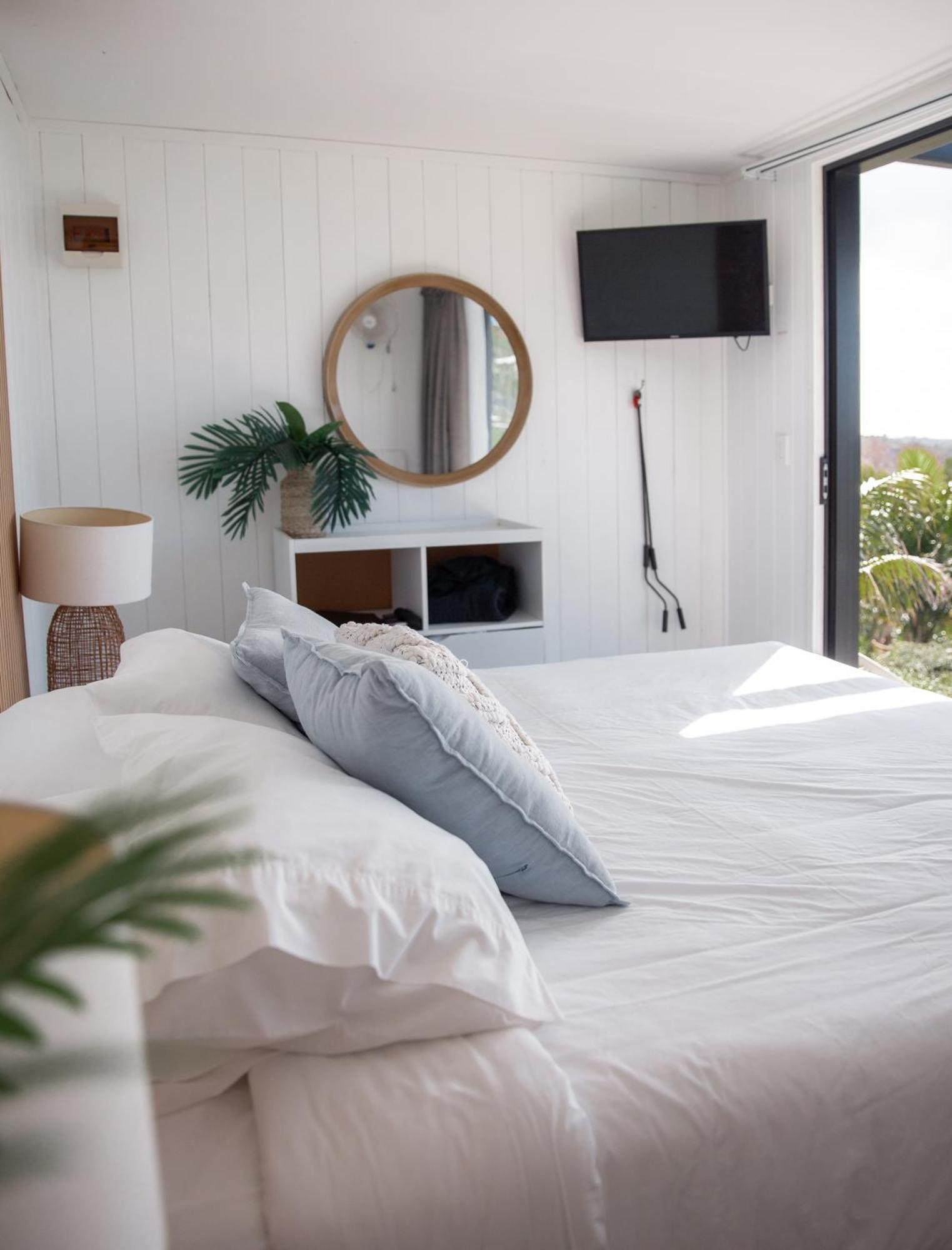 Aotearoa Surf Eco Pods Hotel Te Arai Bagian luar foto