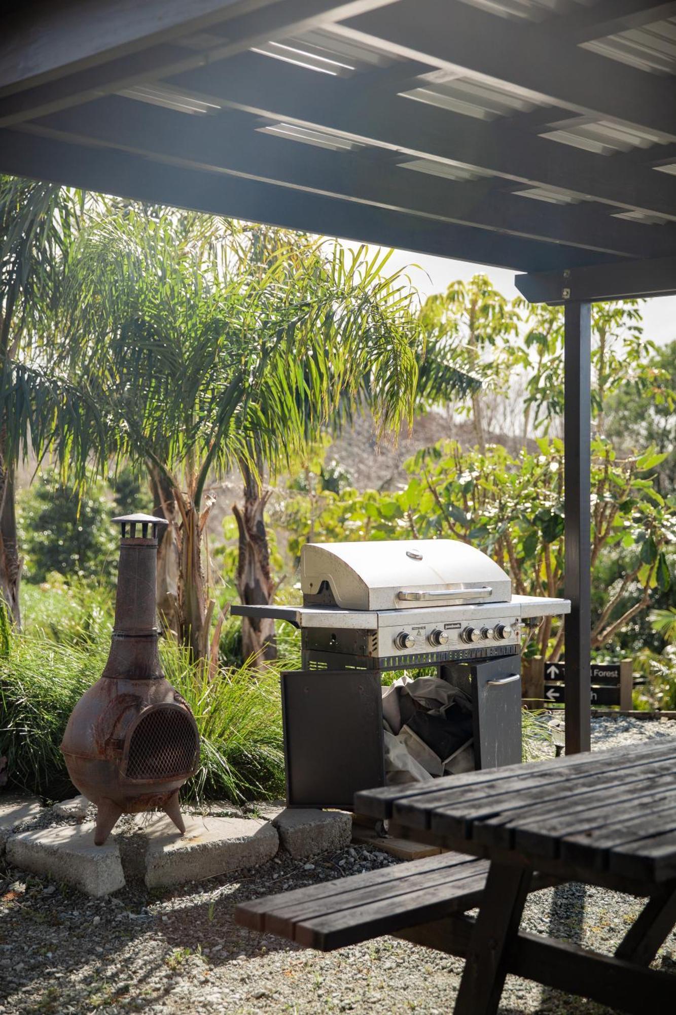 Aotearoa Surf Eco Pods Hotel Te Arai Bagian luar foto